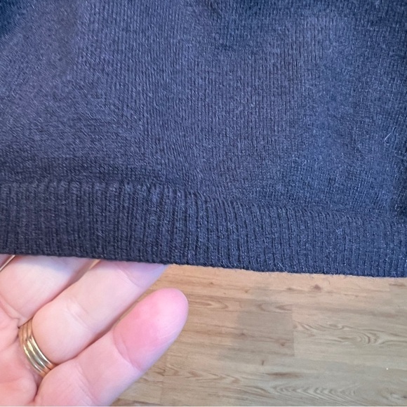 TRAVELSMITH Turtleneck Sweater. Lightweight travel ready easy care.Size 2X.Black - Picture 4 of 7